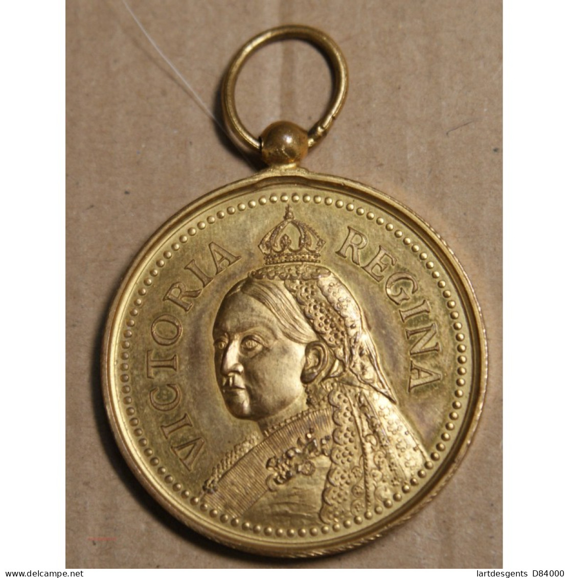 Médaille "VICTORIA REGINA" Exposition Des Lauréats De France - Londres 1888, (3) Lartdesgents.fr - Royaux / De Noblesse