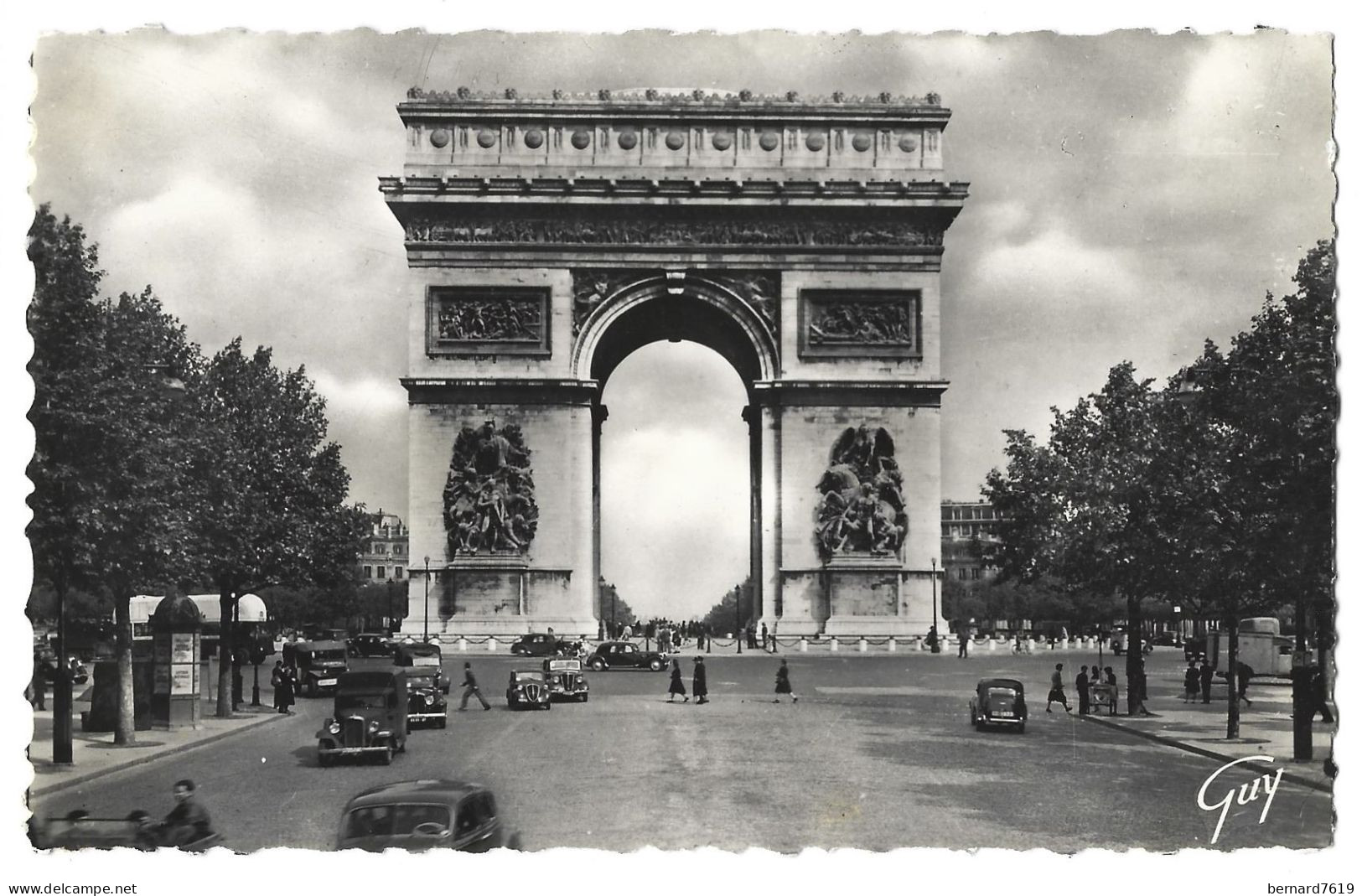 75 Paris - 75008  -avenue Des Champs Elysees Et Arc De Triomphe De L'etoile - Paris (08)