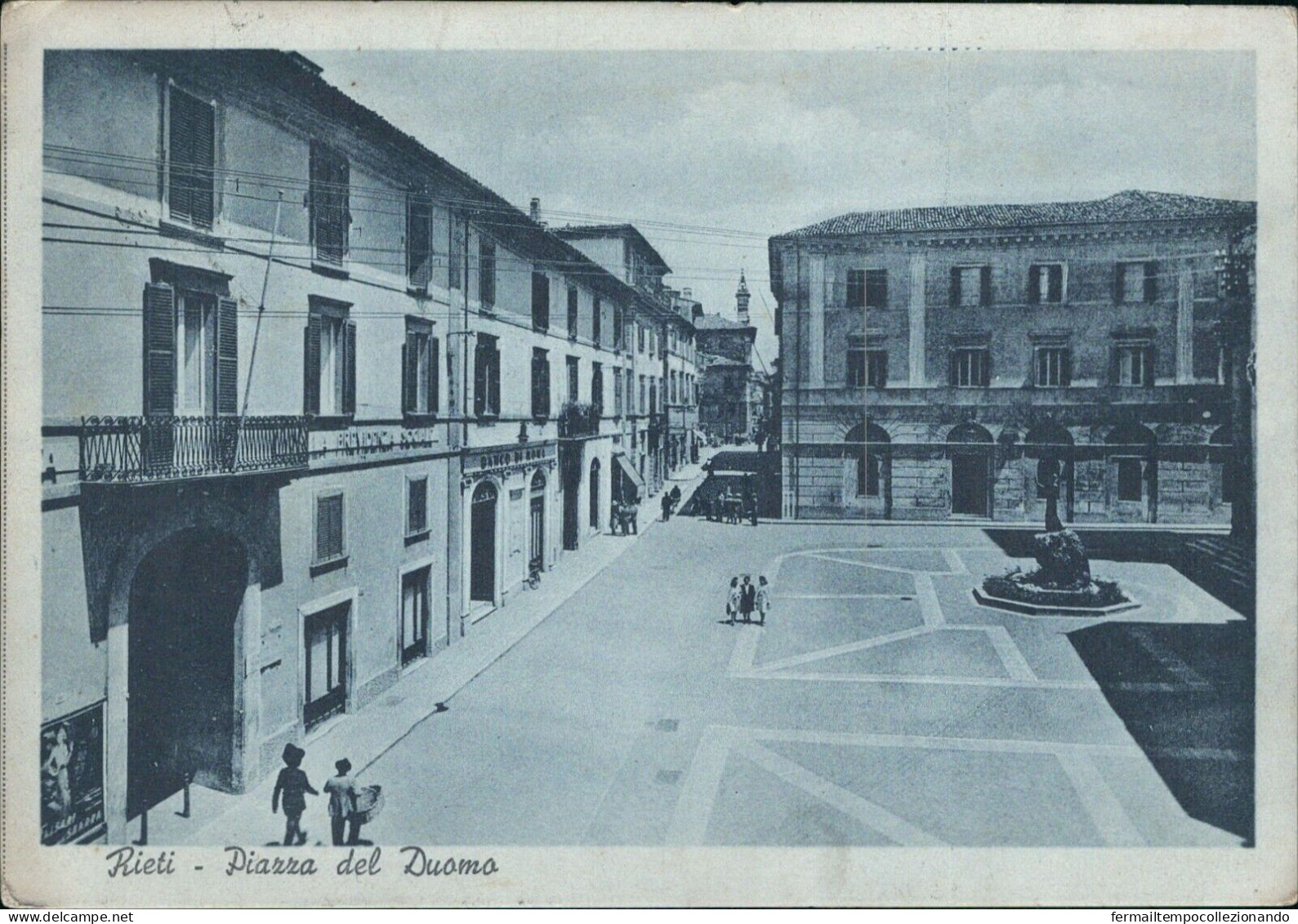 Cr349 Cartolina Rieti Citta' Piazza Del Duomo Lazio - Rieti