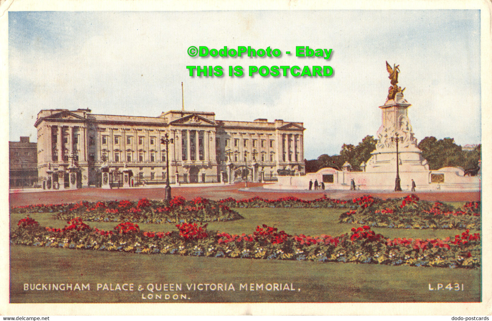 R454291 London. Buckingham Palace And Queen Victoria Memorial. Lansdowne Product - Sonstige & Ohne Zuordnung