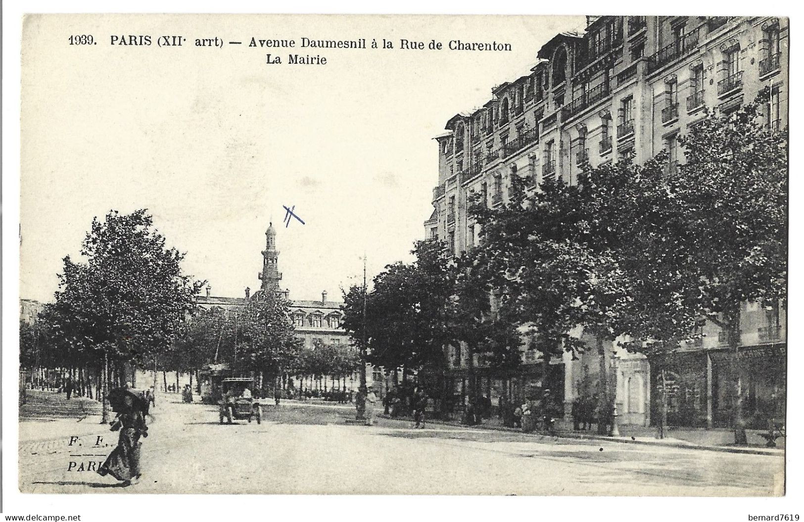 75 Paris - 75012  - Avenue Daumesnil A La Rue De Charenton - La Mairie - District 12