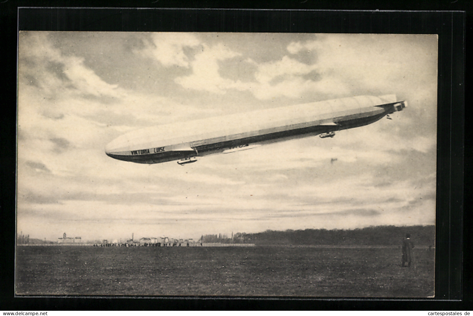 AK Frankfurt A. M., Zeppelin-Luftschiff Viktoria Luise  - Zeppeline