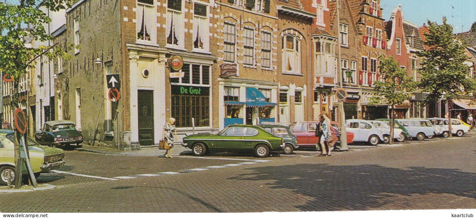 Haarlem: FORD CAPRI, ESCORT, CITROËN DS,  AUSTIN MINI, VW 1200 KÄFER/COX - Gedempte Oude Gracht - (Nederland/Holland) - Passenger Cars