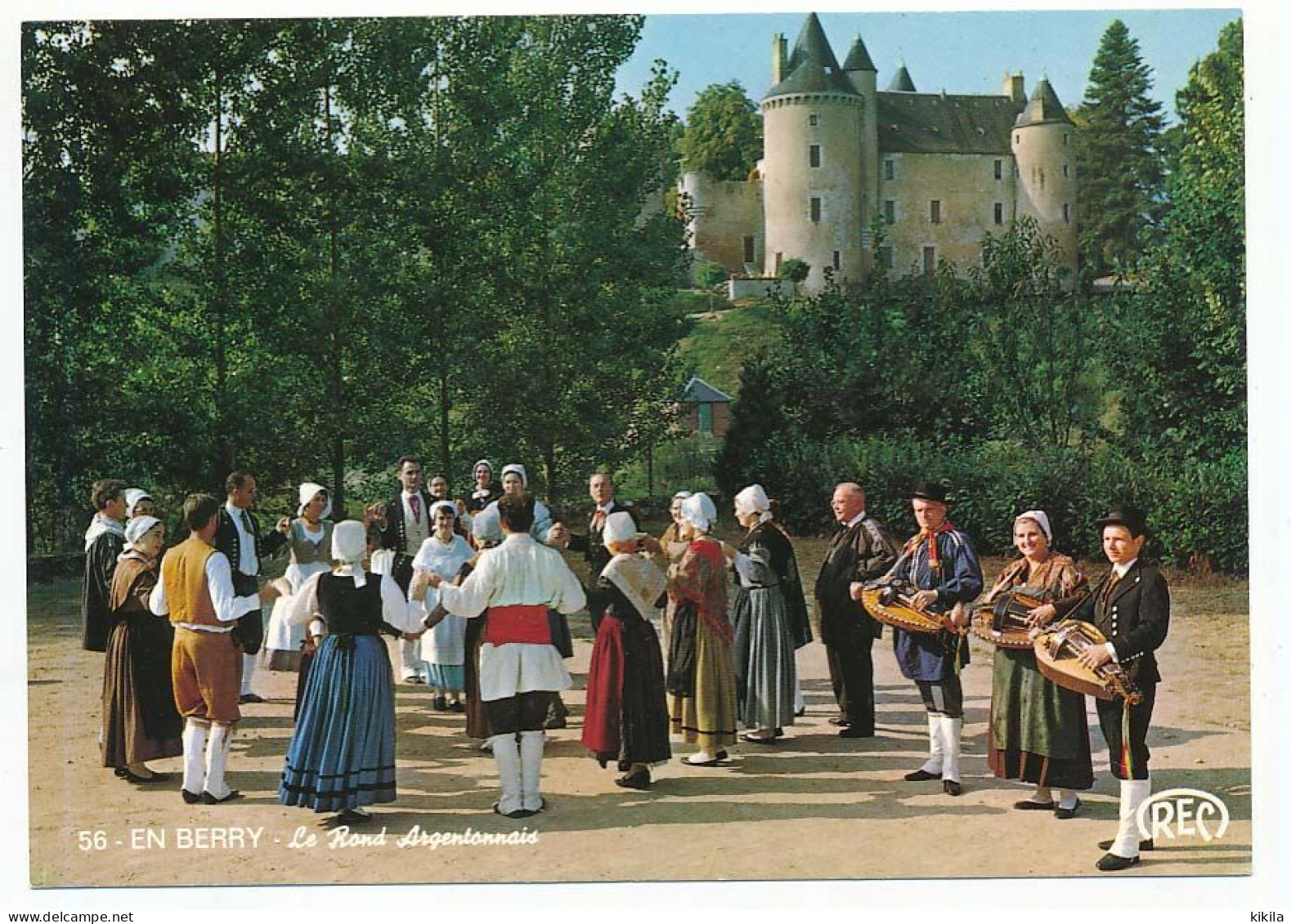 CPSM / CPM 10.5 X 15 Indre à PONT-CHRETIEN, Le Groupe Folklorique "Les Tréteaux Du Pont" Devant Le Château - Sonstige & Ohne Zuordnung