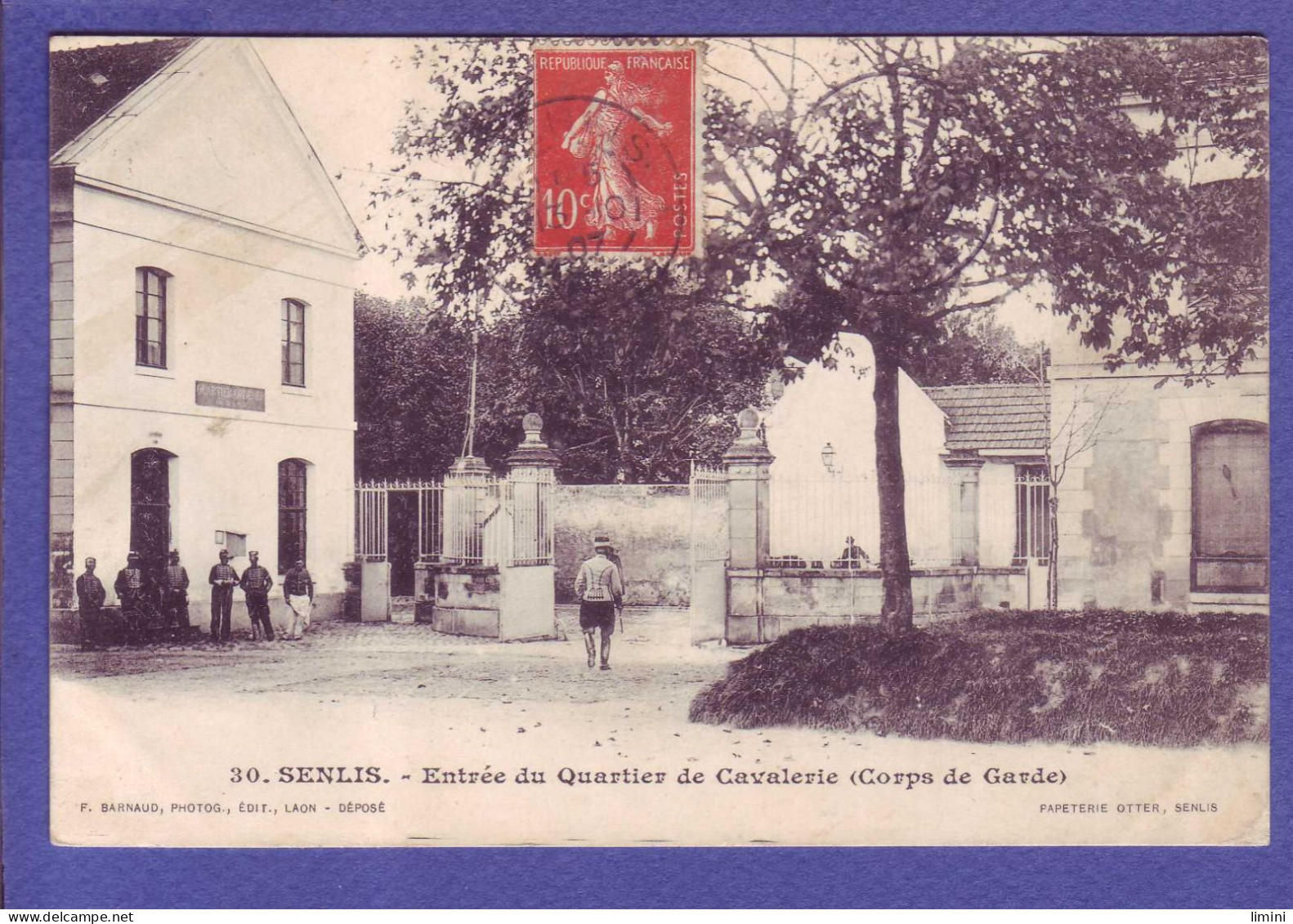 60 - SENLIS - QUARTIER DE CAVALERIE -  ENTREE - ANIMEE -  - Senlis