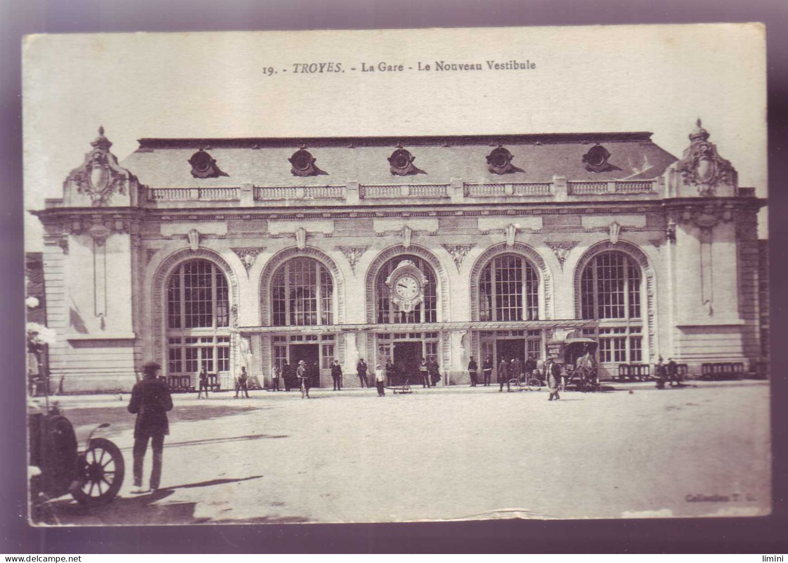 10 - TROYES - LA GARE - ANIMEE - ATTELAGE -  - Troyes