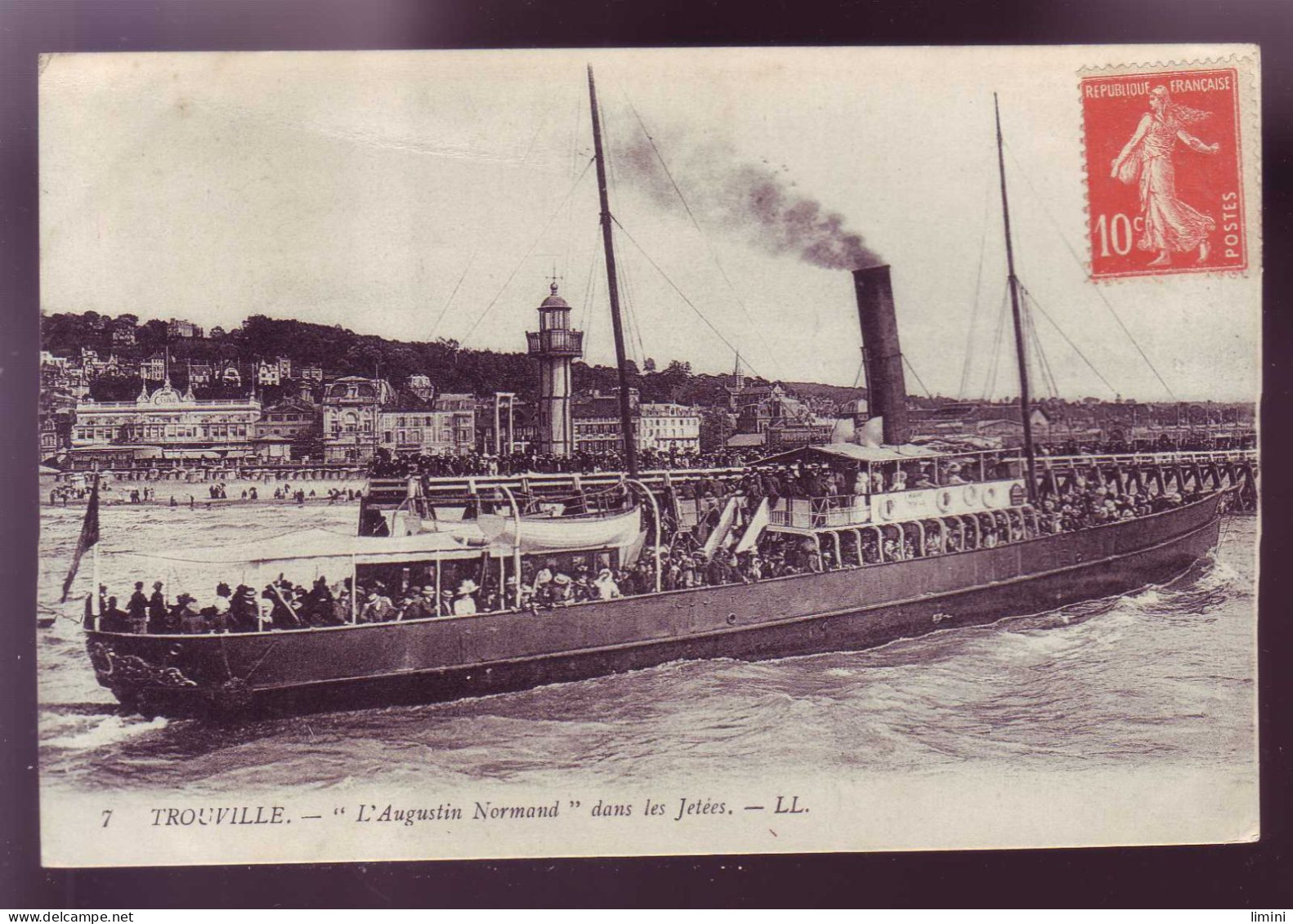 14 - TROUVILLE - BATEAU AUGUSTIN NORMAND En JETEE - ANIMEE - - Trouville