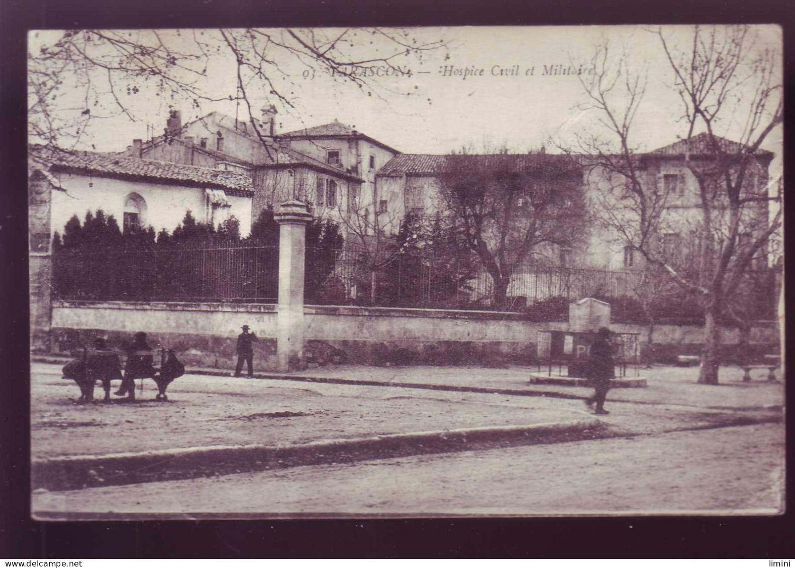 13 - TARASCON - HOSPICE CIVIL Et MILITAIRE - ANIMEE - - Tarascon