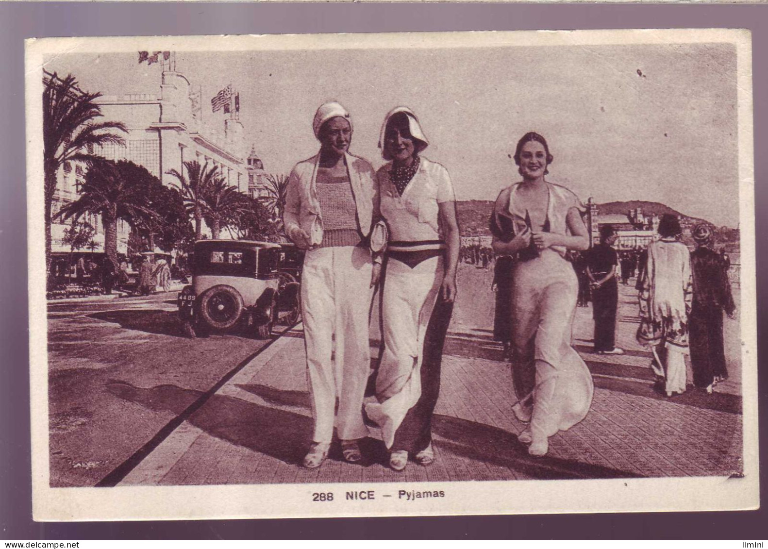 06 - NICE - PYJAMAS - ANIMEE - AUTOMOBILE -  - Szenen (Vieux-Nice)