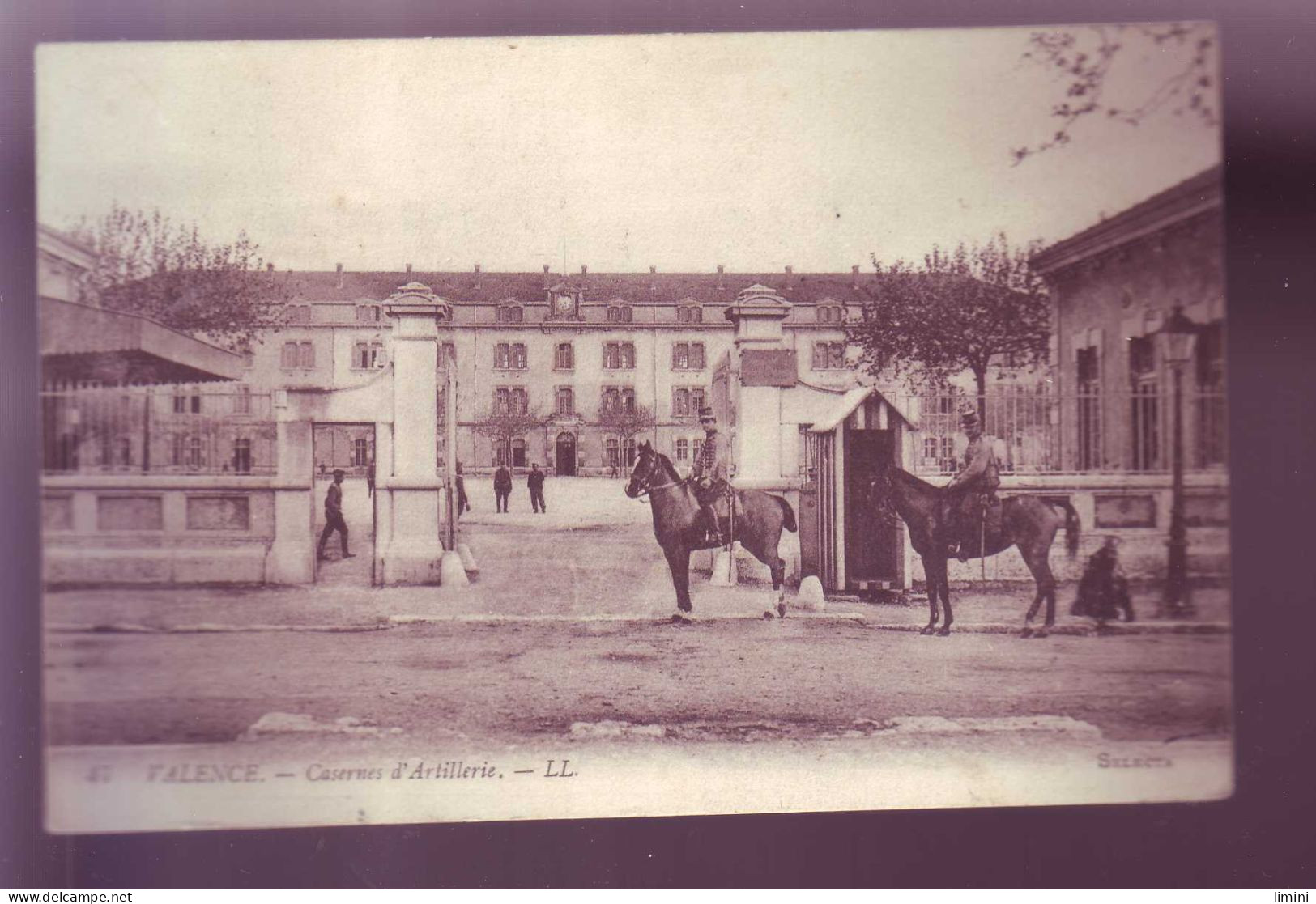 26 - VALENCE - CASERNE ARTILLERIE - ATTELAGE - ANIMEE -  - Valence