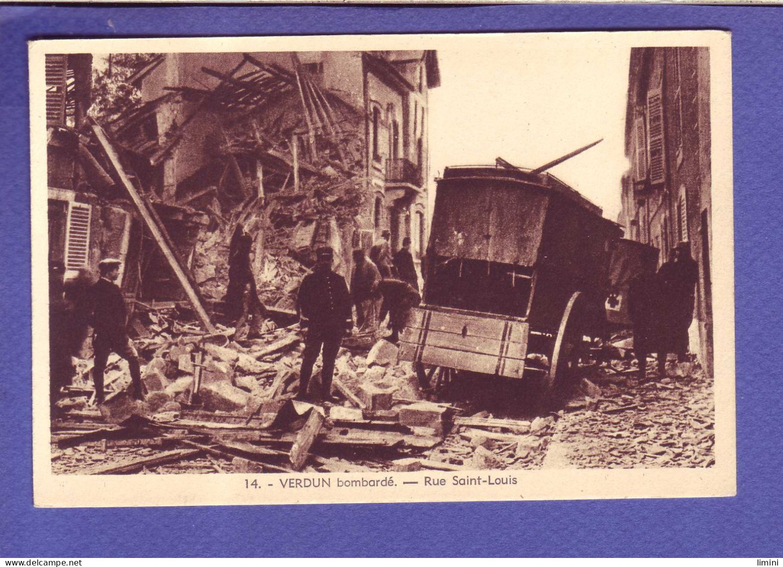 55 - GUERRE 14/18 - VERDUN - RUE SAINT LOUIS BOMBARDÉ - ANIMÉE -  - Verdun