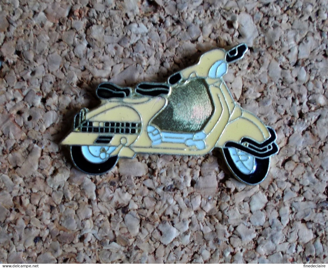 Pin's - Scooter Vespa - Motorräder