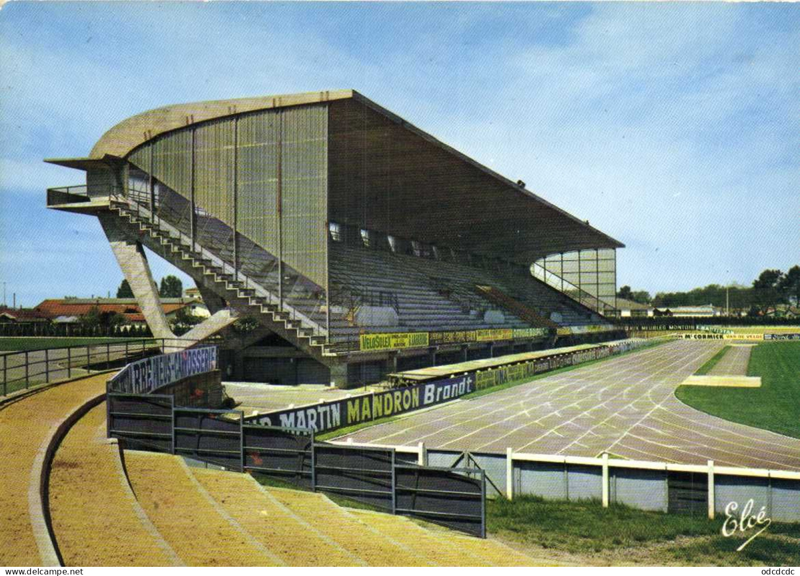 CPSM Grand Format MONT DE MARSAN  Le Stade Municipal Colorisée RV - Mont De Marsan