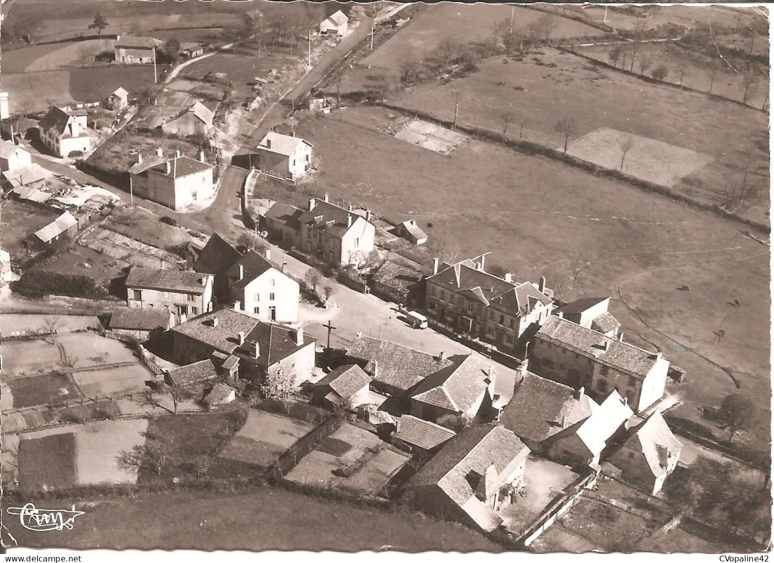 ST-MAMET-la-SALVETAT (15) Vue Générale Aérienne - Haut Du Bourg En 1952  CPSM GF - Saint-Mamet-la-Salvetat