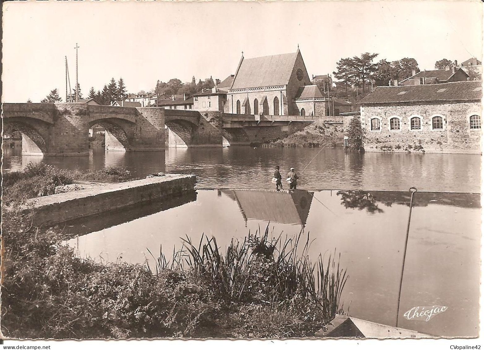 SAINT-JUNIEN (87) Le Pont Et La Chapelle Notre-Dame Du Pont (Pêcheurs En Petit Plan) CPSM  GF - Saint Junien