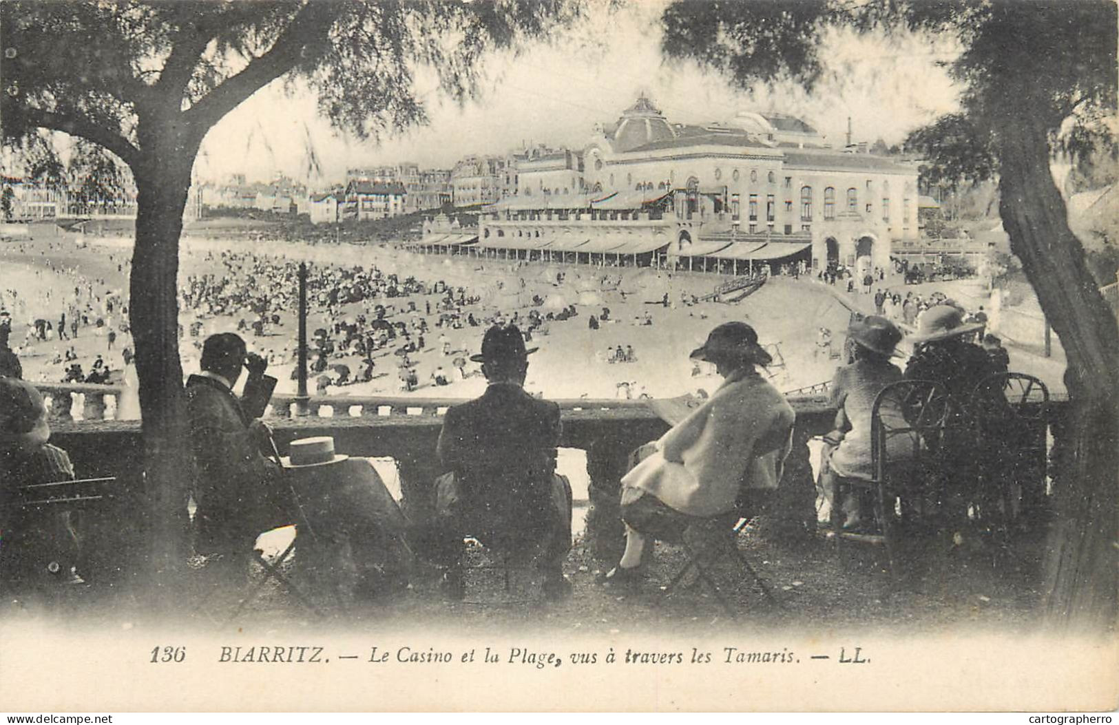 Postcard France Biarritz Le Casino Et La Plage - Autres & Non Classés