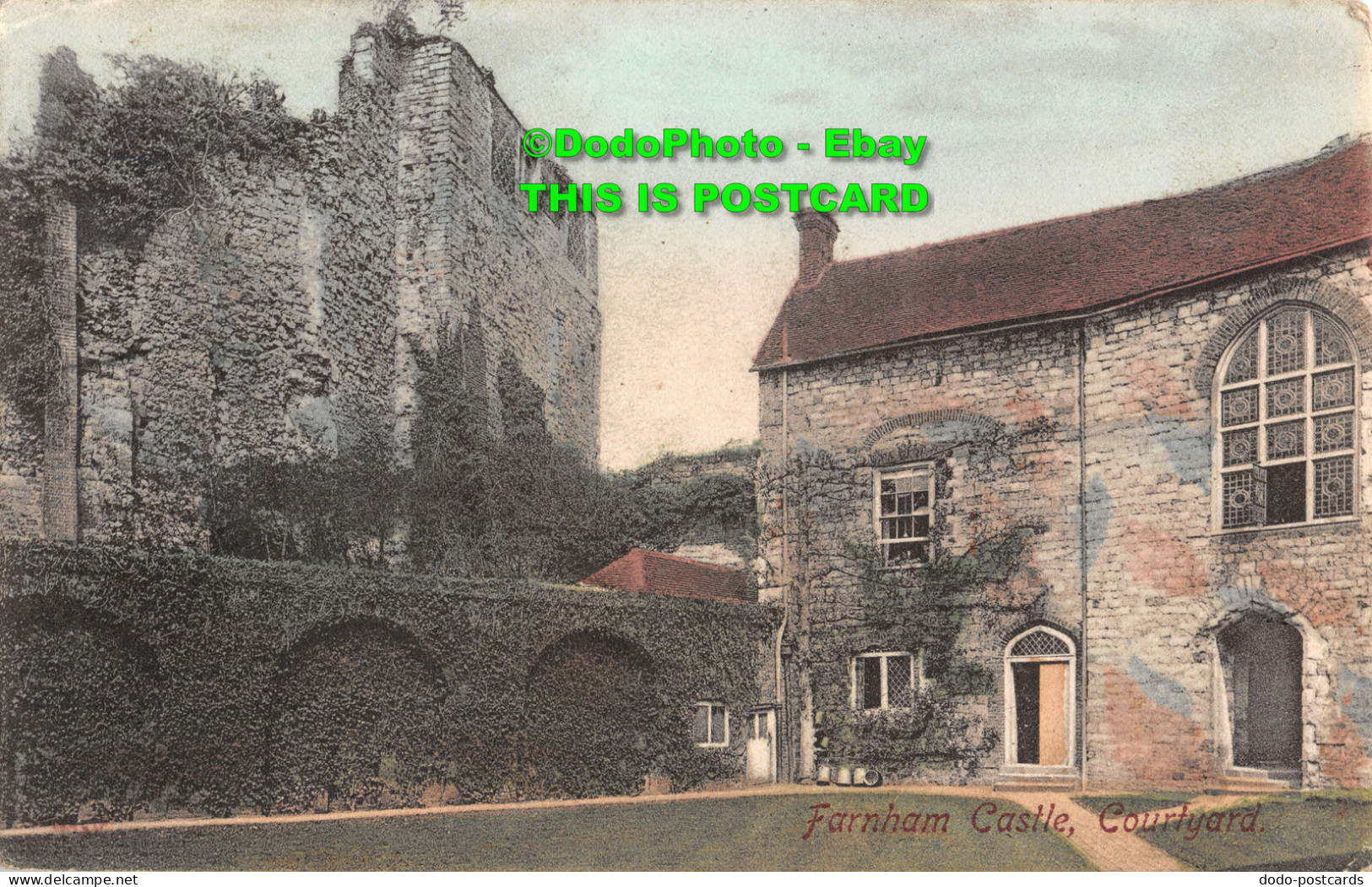 R454706 Farnham Castle. Courtyard. Friths Series. No. 43254. 1907 - Welt