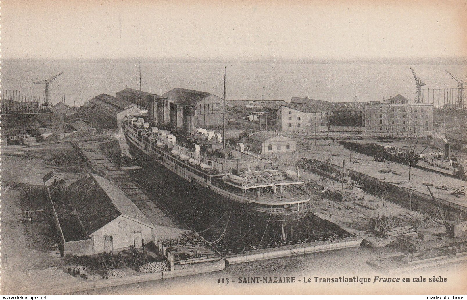 Saint Nazaire (44 -  Loire Atlantique ) Le Transatlantique France En Cale Sèche - Saint Nazaire