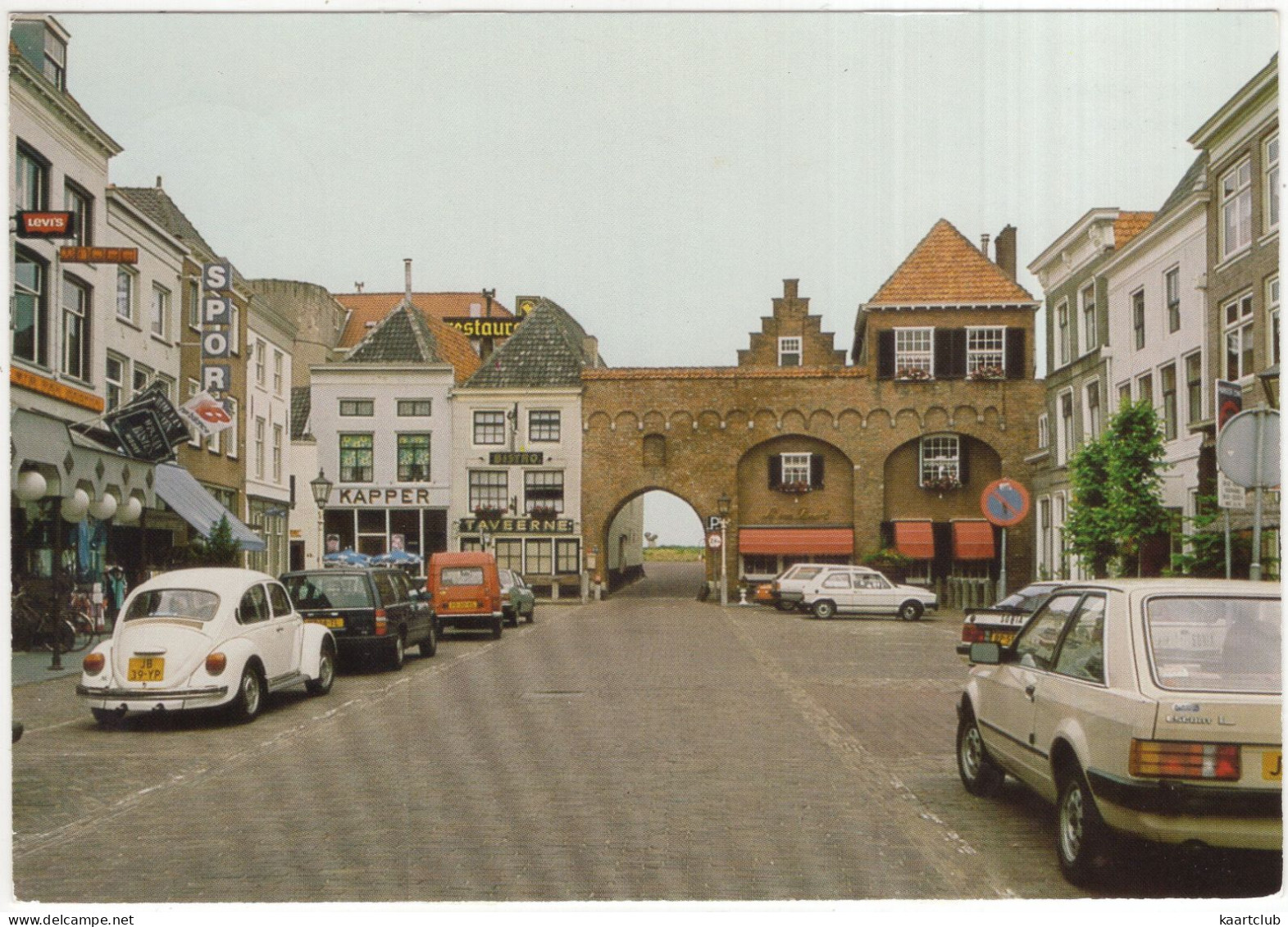 Zaltbommel: FORD ESCORT L, VW 1300 KÄFER/COX, VOLVO 760 ESTATE, RENAULT 4 COMBI - Walterpoort - (Holland) - Voitures De Tourisme