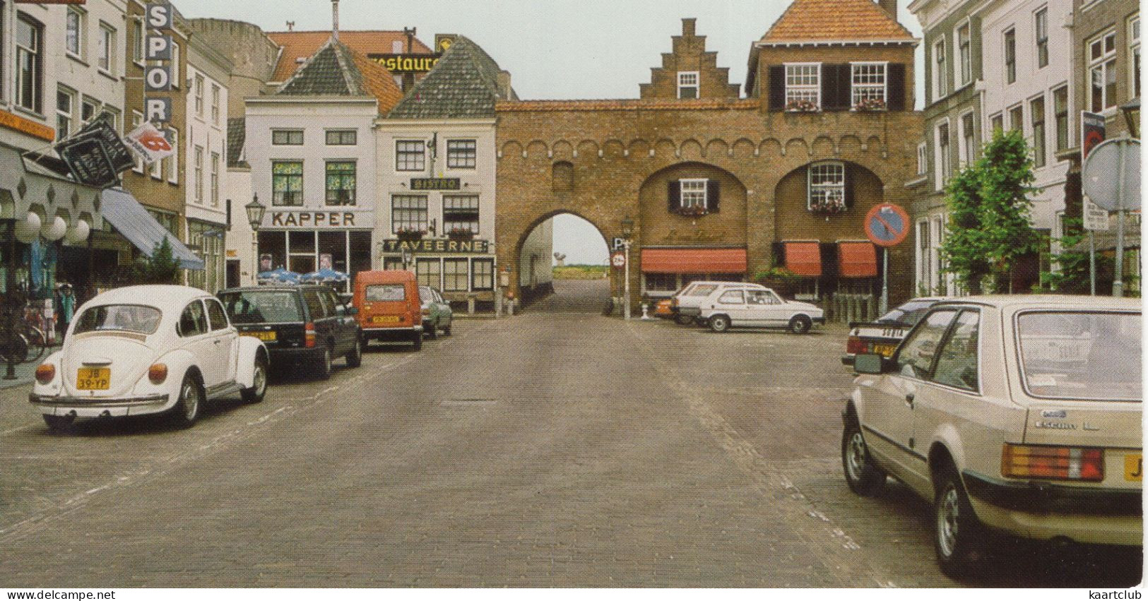 Zaltbommel: FORD ESCORT L, VW 1300 KÄFER/COX, VOLVO 760 ESTATE, RENAULT 4 COMBI - Walterpoort - (Holland) - PKW