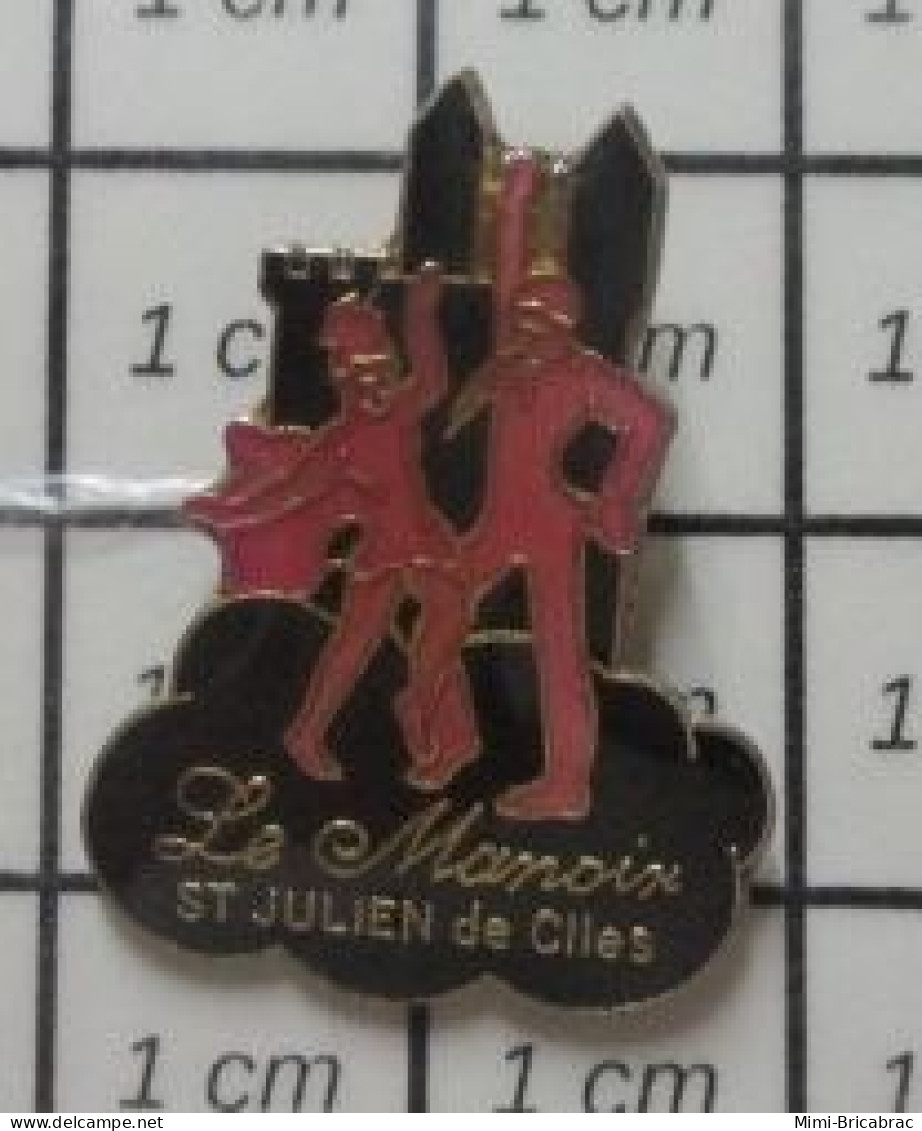 912e Pin's Pins / Beau Et Rare / MUSIQUE / DANSEURS DISCOTHEQUE LE MANOIR ST JULIEN DE CONCELLES - Music