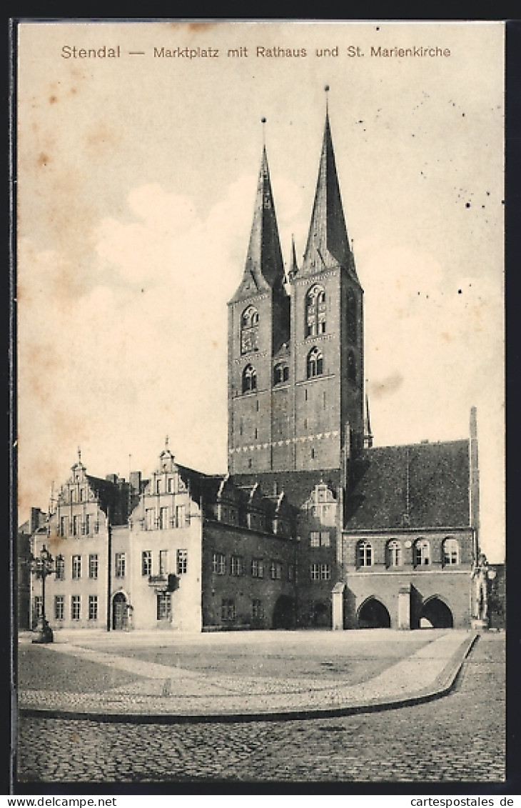AK Stendal, Marktplatz Mit Rathaus Und St. Marienkirche  - Stendal