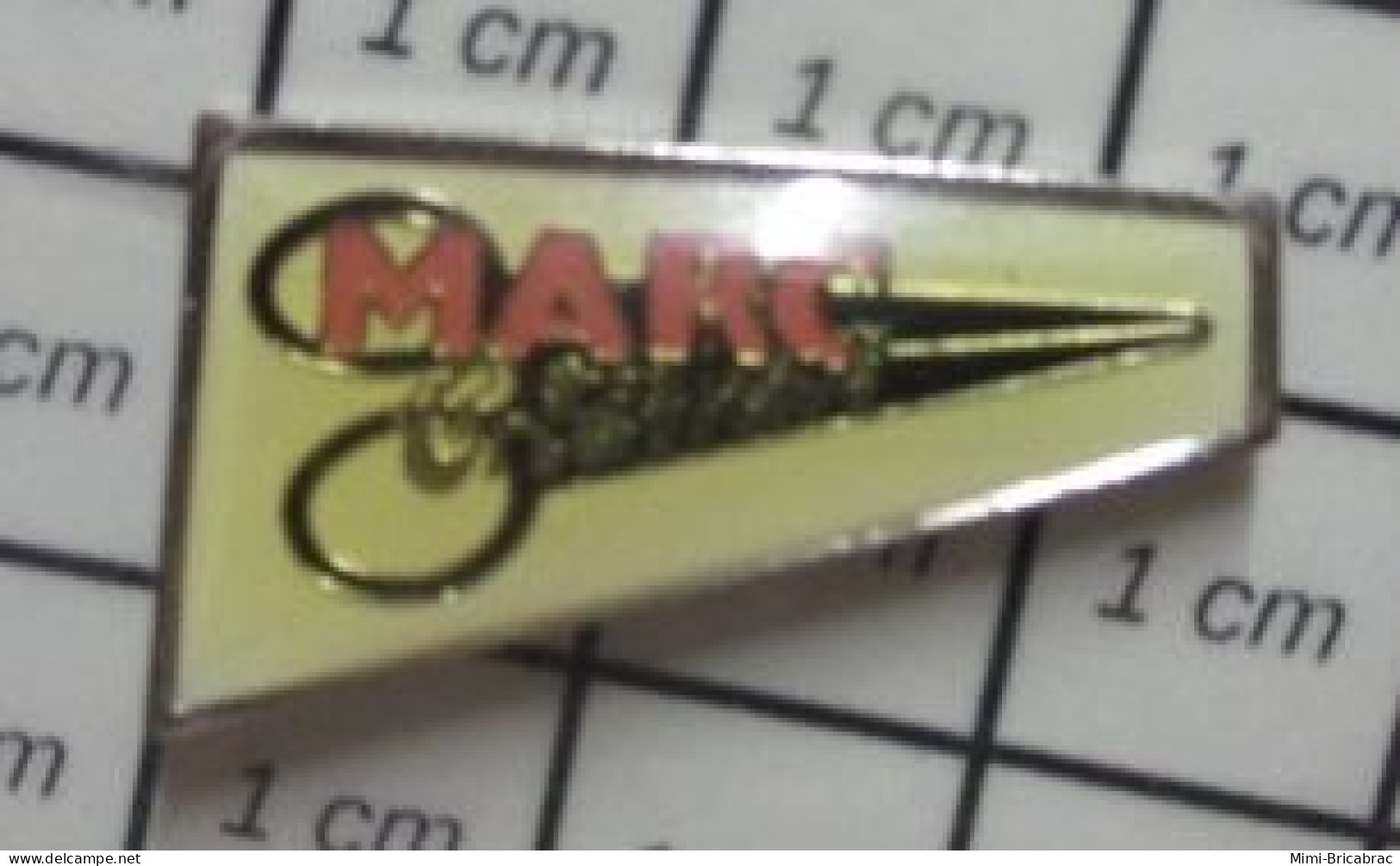 912E Pin's Pins / Beau Et Rare / MARQUES / COIFFEUR  COIFFURE CISEAUX MARC - Trademarks