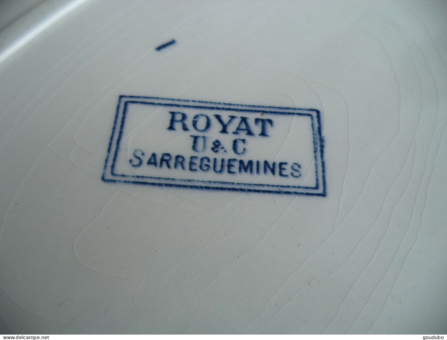 Sarreguemines U&C Service Royat Lot de trois pièces deux plats un ravier Décor fleurs bleues terre de fer