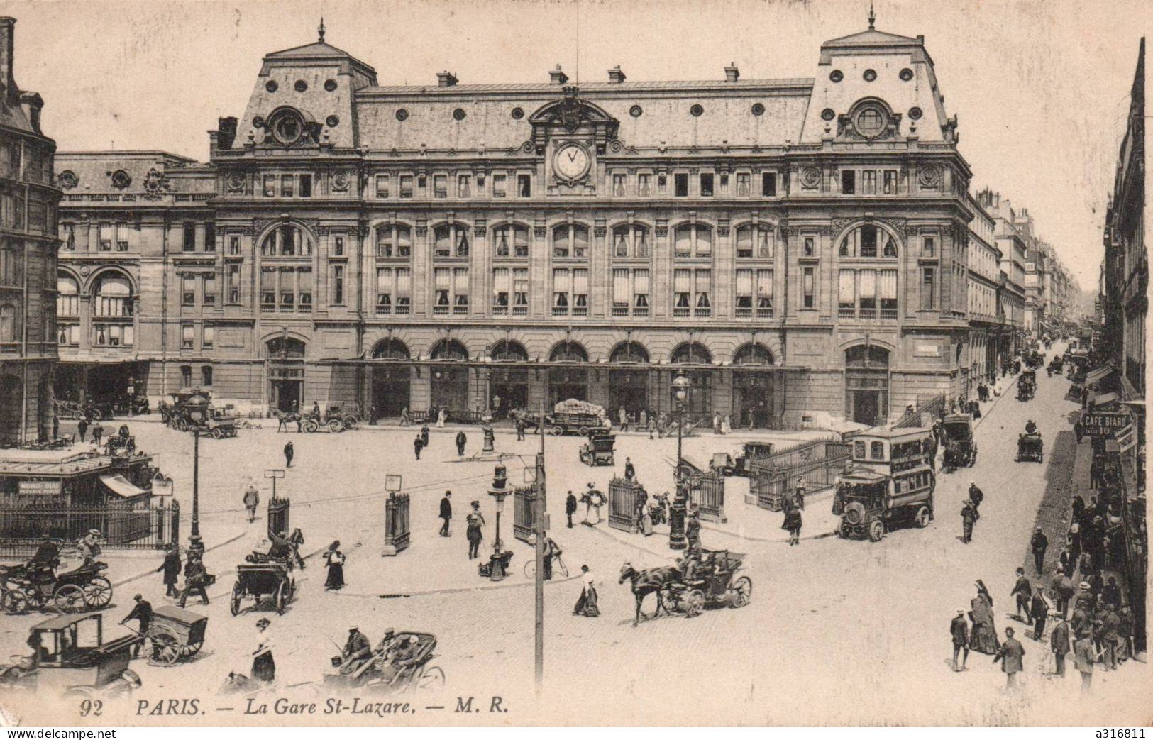 PARIS La Gare St Lazare - Métro Parisien, Gares