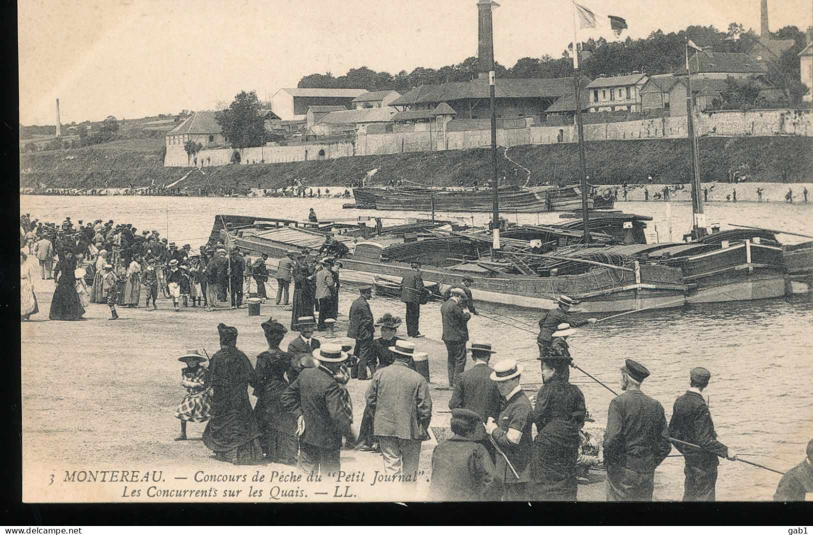 77 -- Montereau -- Concours De Peche Du " Petit Journal " -- Un Bon Coin Les Concurrents Sur Les Quais - Montereau