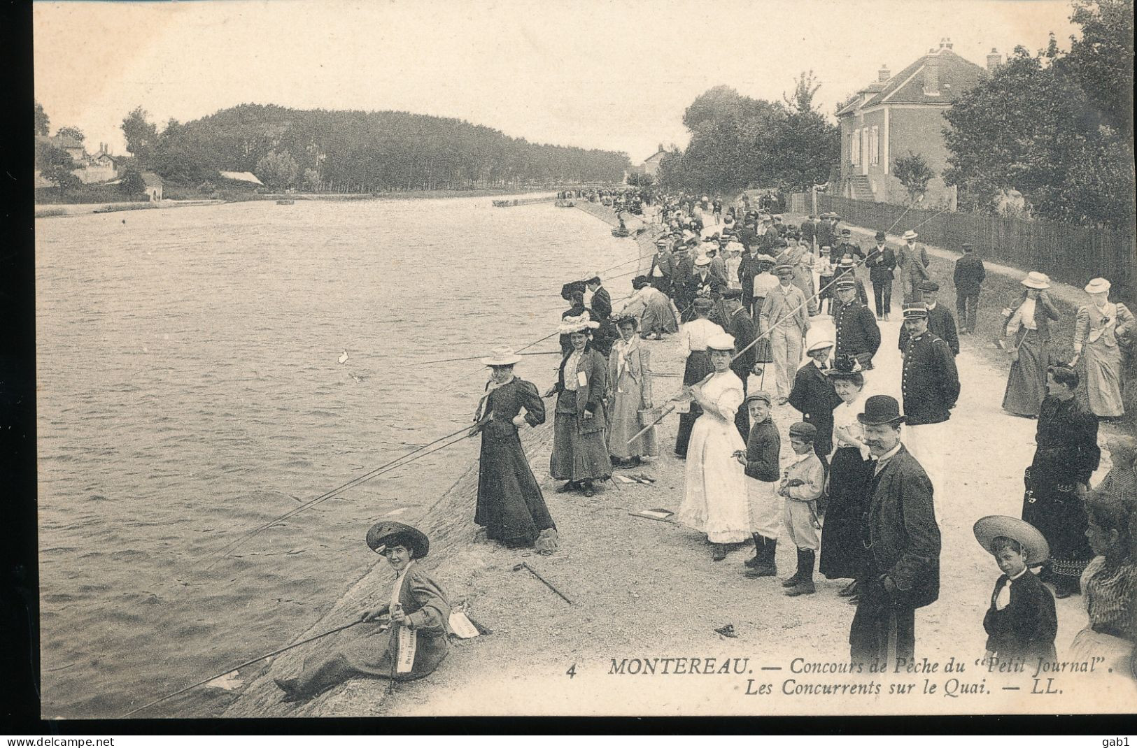 77 -- Montereau -- Concours De Peche Du " Petit Journal " --  Les Concurrents Sur Les Quais - Montereau