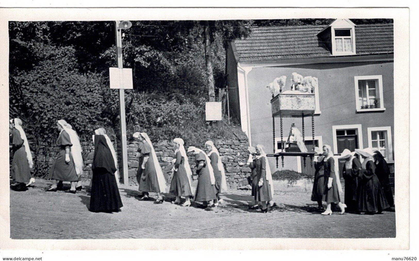 Ref 3 - Photo : Procession  à Vianden Au Luxembourg  . - Europe