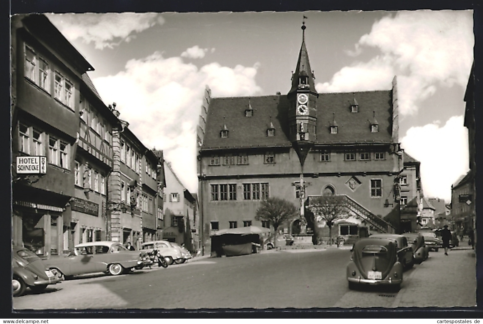 AK Ochsenfurt / Main, Marktplatz Mit Rathaus & Hotel Schnecke  - Ochsenfurt