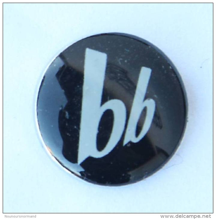 Pins BB - Lettres B Sur Fond Noir - Zamac - D1301 - Other & Unclassified