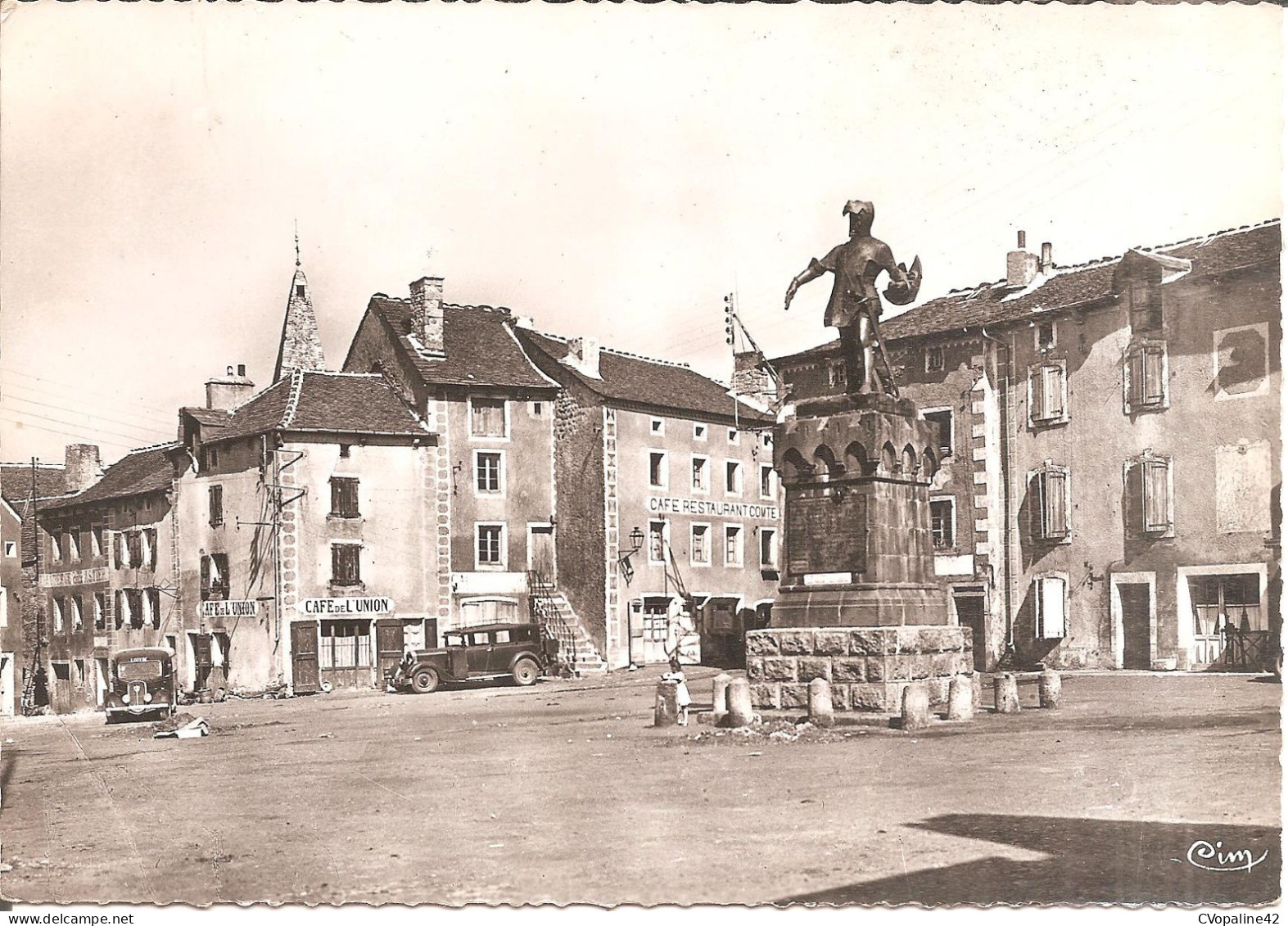 CHATEAUNEUF-de-RANDON (48) La Place Et Statue Duguesclin  CPSM GF - Chateauneuf De Randon