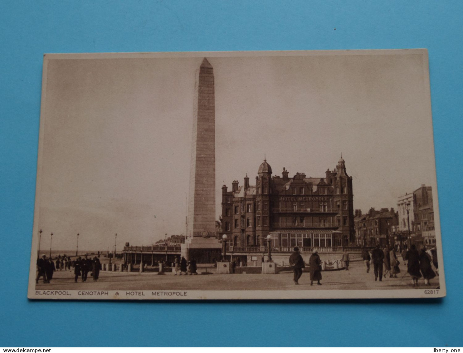 Blackpool, Cenotaph & Hotel METROPOLE ( Edit.: 62817 - Coop & Naylor ) Anno 19?? ( See/voir Scans ) ! - Blackpool