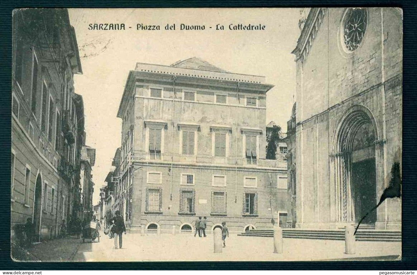 BK034 SARZANA - PIAZZA DEL DUOMO - LA CATTEDRALE ANIMATA LA SPEZIA 1914 - Sonstige & Ohne Zuordnung