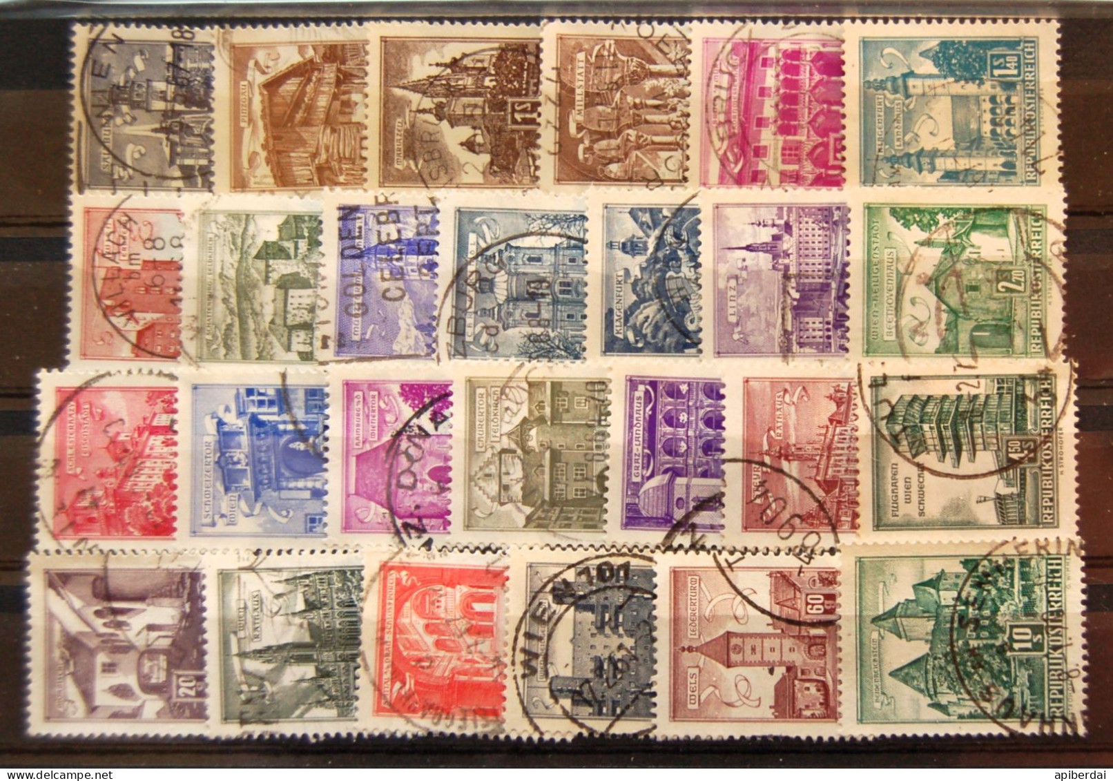 Autriche Austria  - 26 Stamps  "Architectural Monuments " All Differents Used - Collezioni