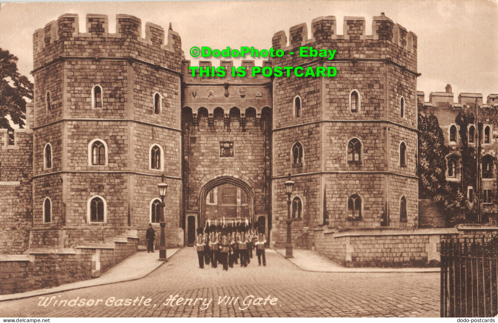 R455421 Windsor Castle. Henry VII Gate. Friths Series. No. 66985 - World