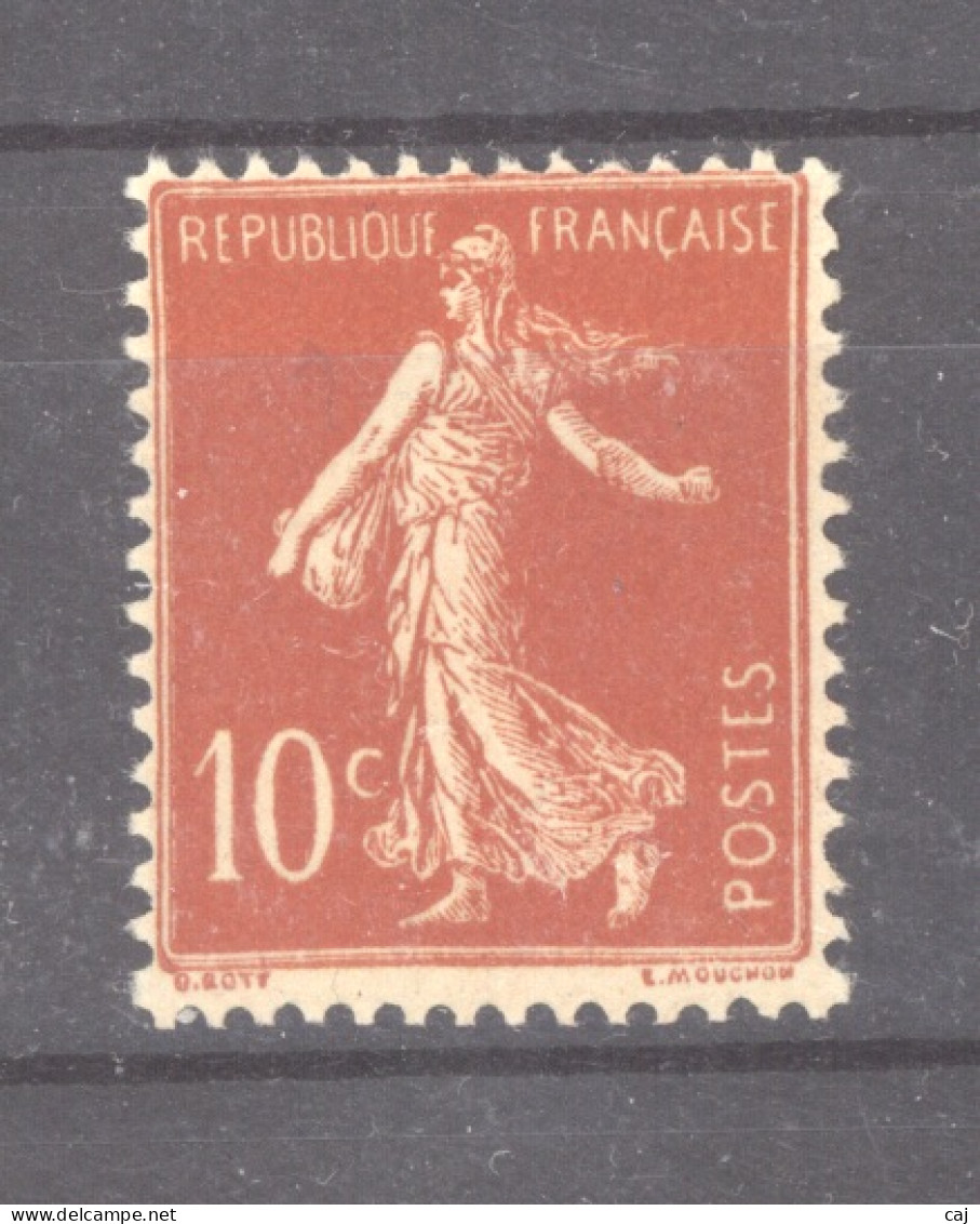 France  :  Yv  135  *   Type I - 1906-38 Säerin, Untergrund Glatt