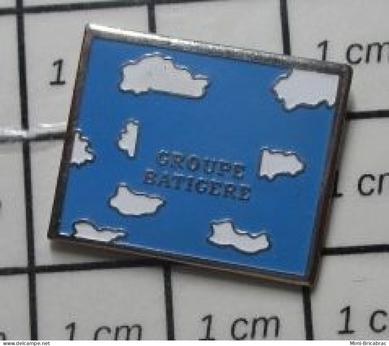 912E Pin's Pins / Beau Et Rare : MARQUES / CIEL BLEU AVeC DES NUAGES GROUPE BATIGERE - Marcas Registradas