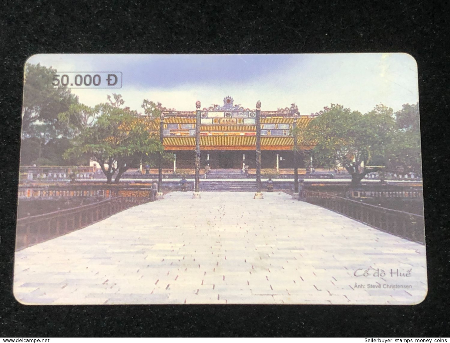 Vietnam This Is A Vietnamese Cardphone Card From 2001 And 2005(co Do Hue- 50 000dong)-1pcs - Vietnam