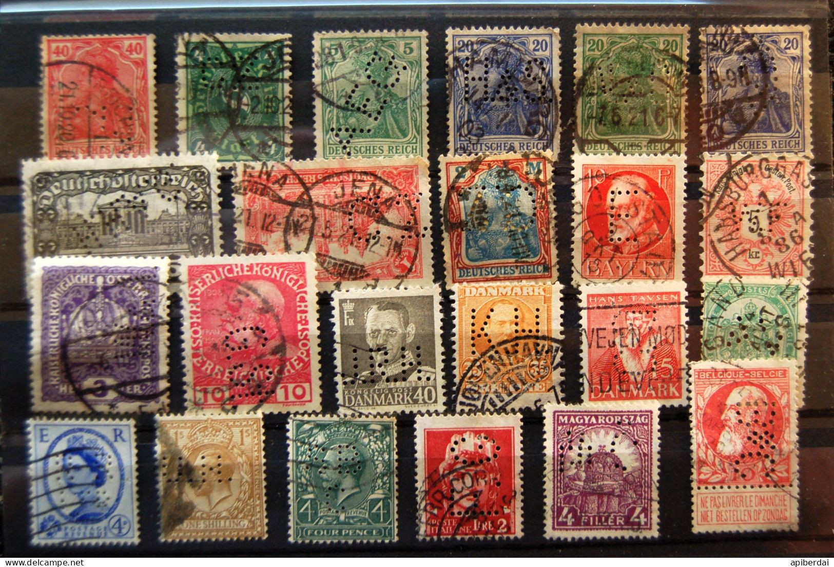 Europe -   23 Perfin (perforated) Stamps Verso And Recto - Andere-Europa