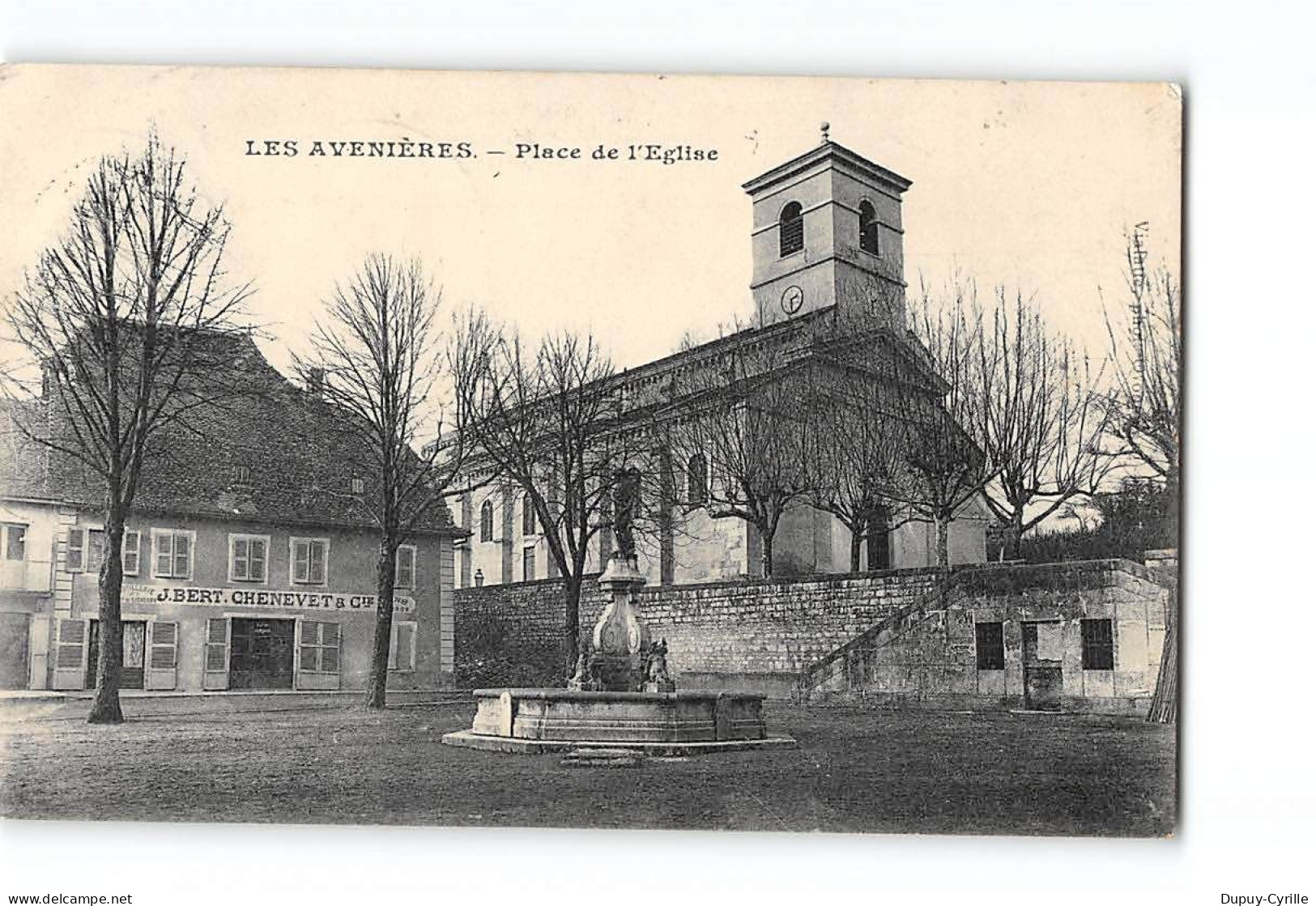 LES AVENIERES - Place De L'Eglise - Très Bon état - Les Avenières
