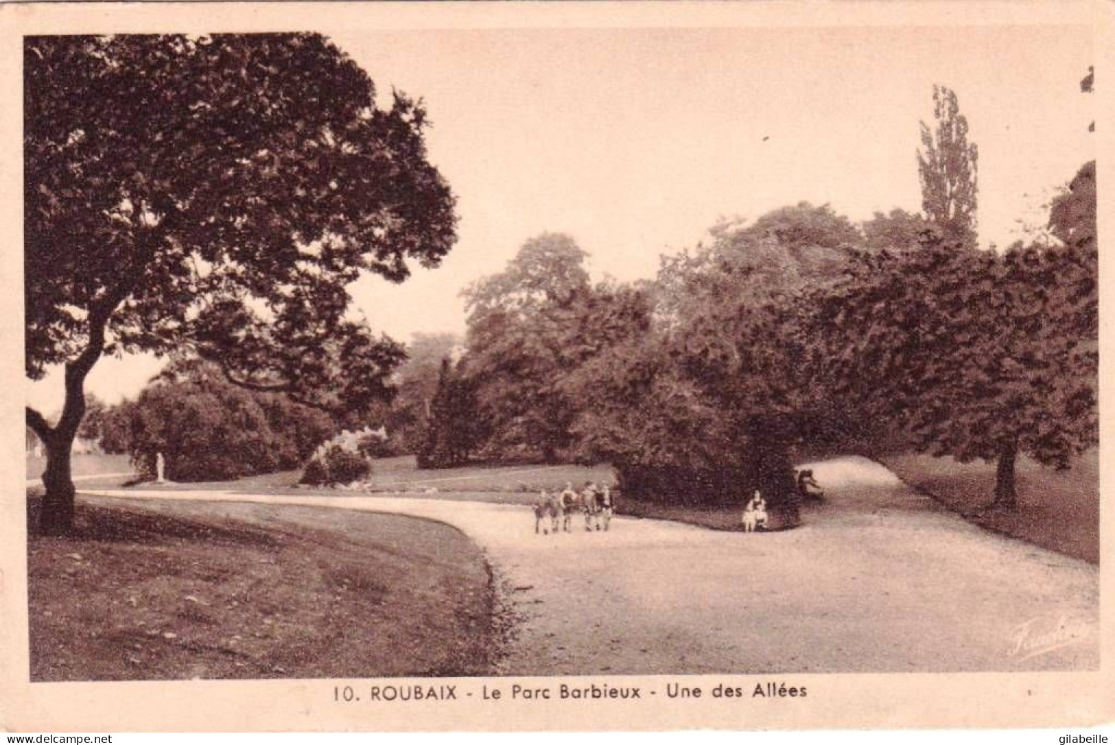 59 - Nord -  ROUBAIX - Le Parc Barbieux - Une Des Allées - Roubaix