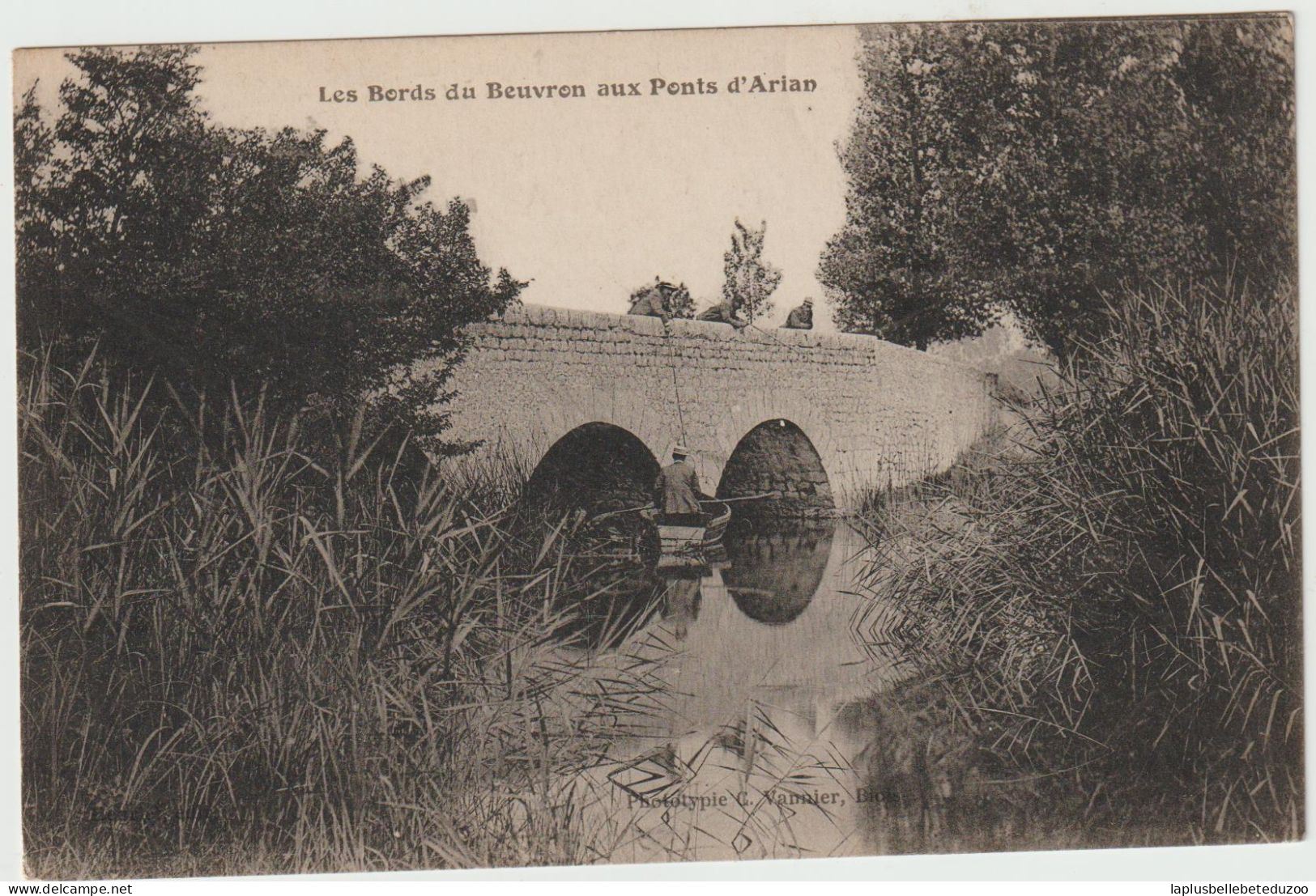 CPA - 41 - CHAMBORD Environs  - Les Bords Du Beuvron Aux Ponts D'ARIAN - Animation Pêcheur - Vers 1920 - Chambord