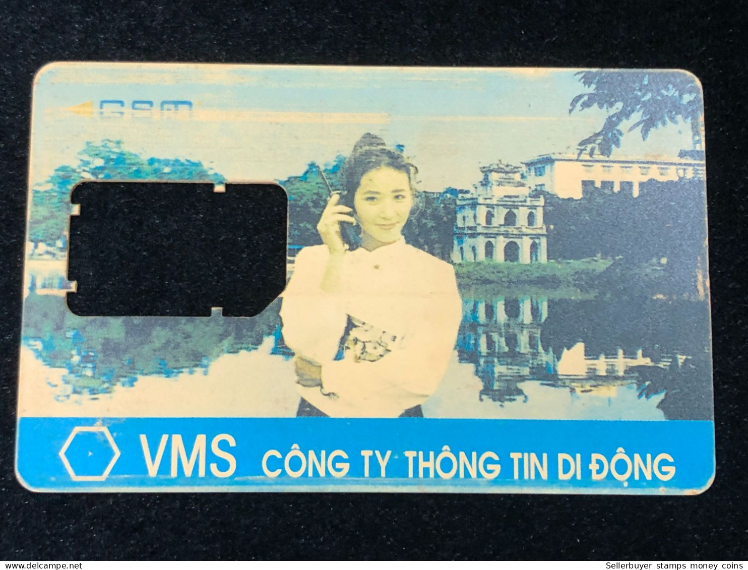 Vietnam This Is A Vietnamese Cardphone Card From 2001 And 2005(mobi Card)-1pcs - Vietnam