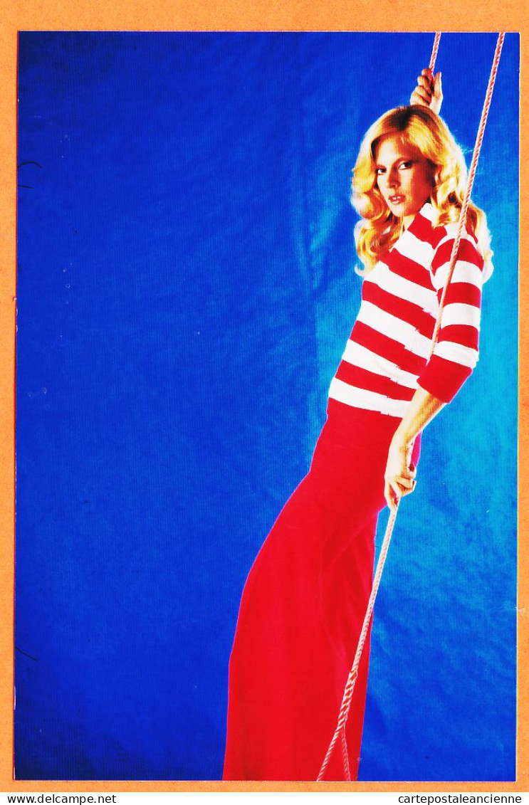 05238 ● SYLVIE VARTAN 1970s Balançoire Période Rouge Photographie Sur Papier Photo 10x15cm - Chanteurs & Musiciens