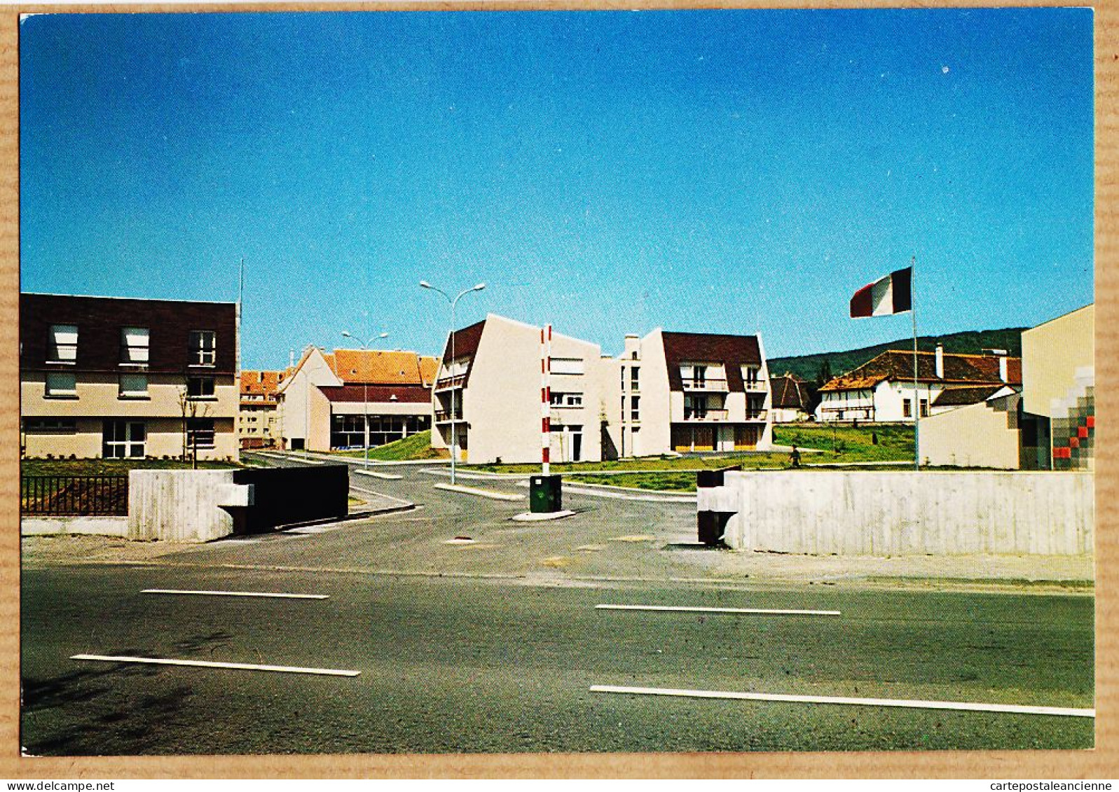 05320 ● ● Etat Parfait -WISSEMBOURG Bas-Rhin Gendarmerie Barrière Entrée Quartier 1980s PIERRON 10341 - Wissembourg
