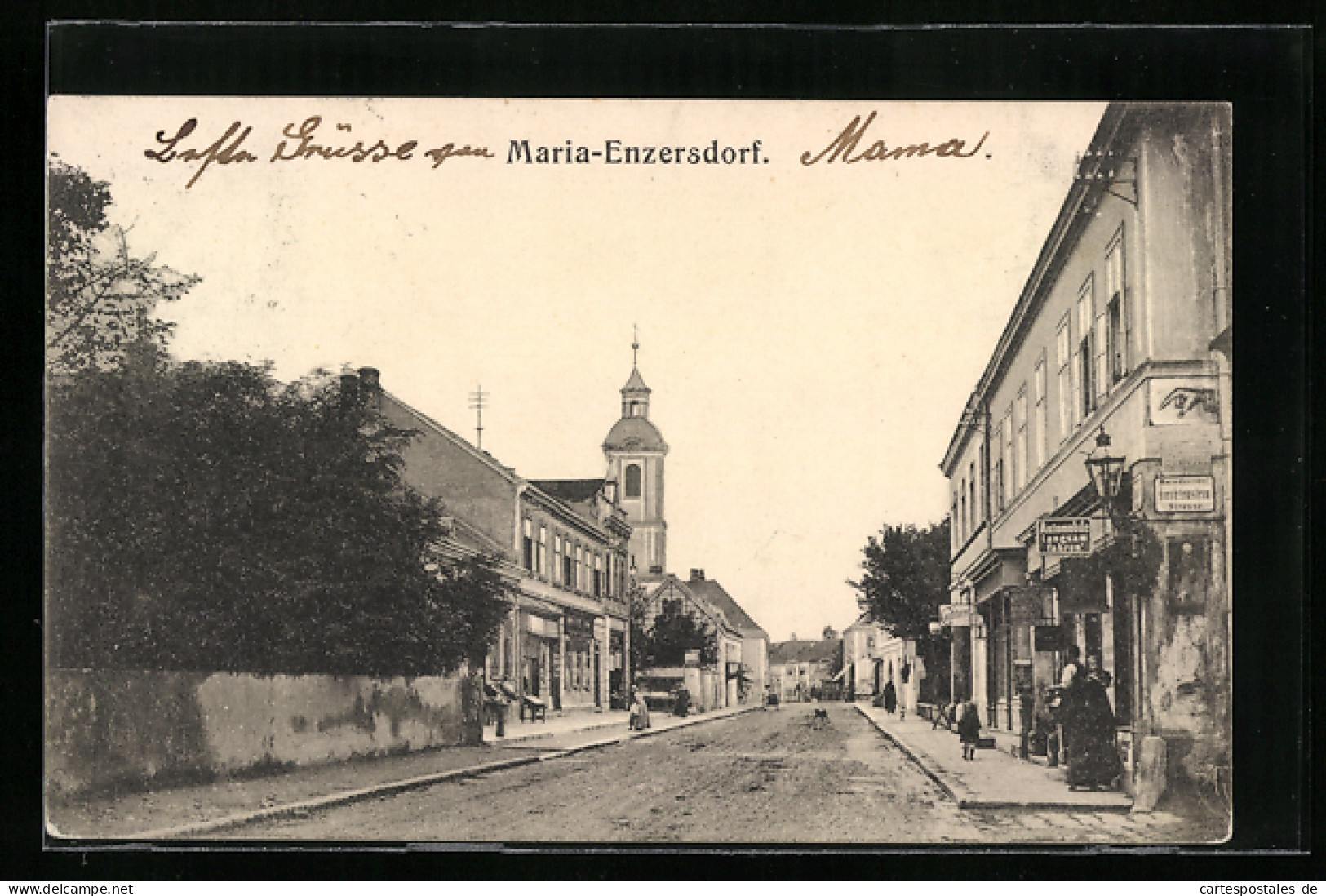 AK Maria-Enzersdorf, Strassenpartie Mit Geschäften Und Kirchturm  - Other & Unclassified